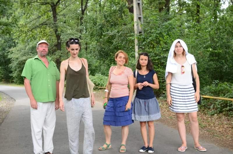 Fekete Zsolt (RO), Hajnalka Tarr (Ungaria), Tatiana Fiodorova (Republica Moldova), Irina Spînu (RO) și Marina Albu (RO) au fost artiștii invitați în acest an la Pădurea Rotundă