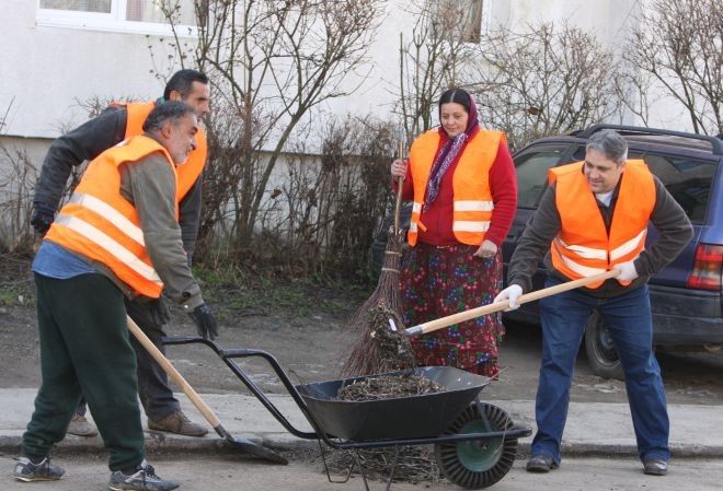 VIDEO, FOTO: Curăţenie de primăvară, la Sângeorgiu de Mureş