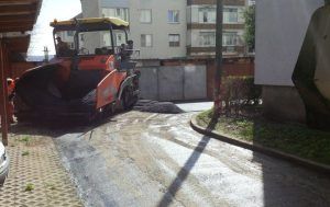 Lucrări de asfaltare pe strada Vasile Lucaciu