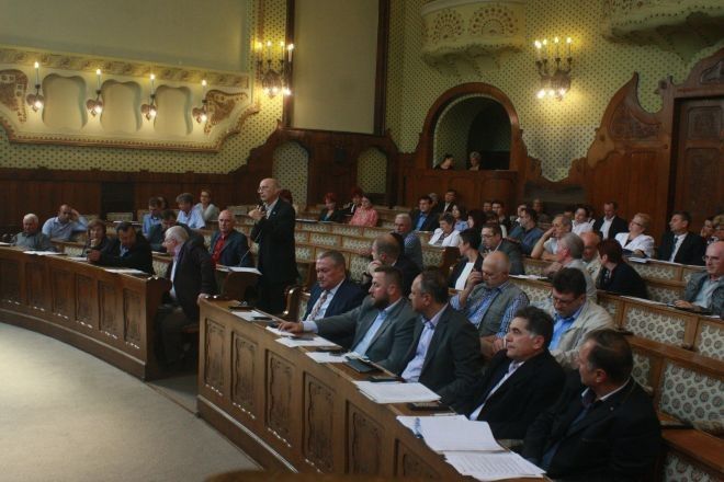 Consiliul Judeţean Mureş convocat la şedinţă
