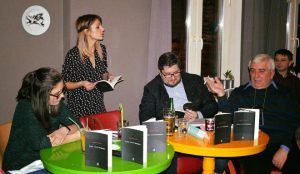 Poeta Roxana Cotruș, nominalizată pentru cea mai bună apariţie editorială de debut