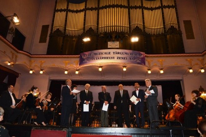 FOTO: Diplome şi aplauze pentru foştii directori ai Filarmonicii