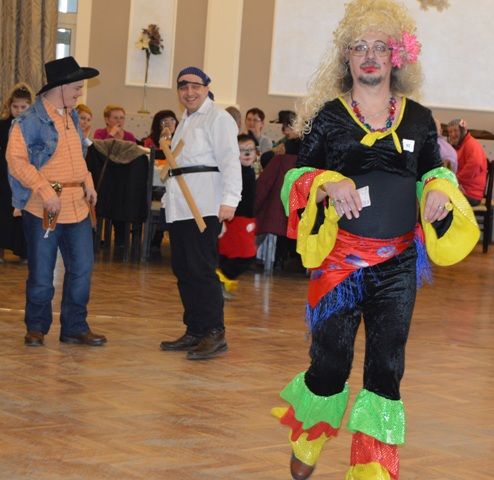 VIDEO: Bal mascat cu sala plină la Asociația Hifa