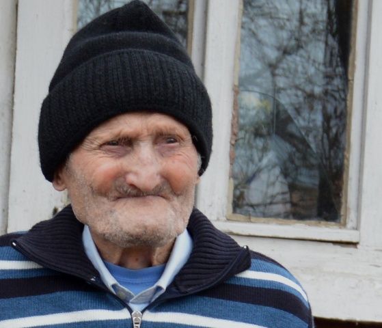 La 102 ani, veteranul Dumitru Șomlea se bucură de ce a câștigat prin libertate