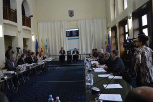 Ședința Consiliului Local Tîrgu Mureș la concurență cu 10 tei