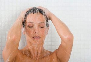 Ce efecte are dușul fierbinte și cel rece asupra organismului. Ce reguli trebuie să respectăm când facem baie pentru un efect revigorant sau pentru un somn bun
