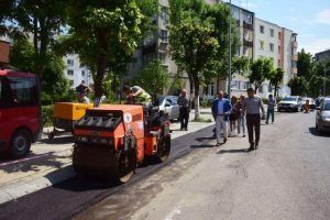 Asfaltări pe străzile Petru Dobra şi Cutezanţei