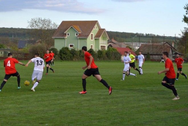 Etape „calme” înaintea „furtunii” de final în Liga IV de fotbal