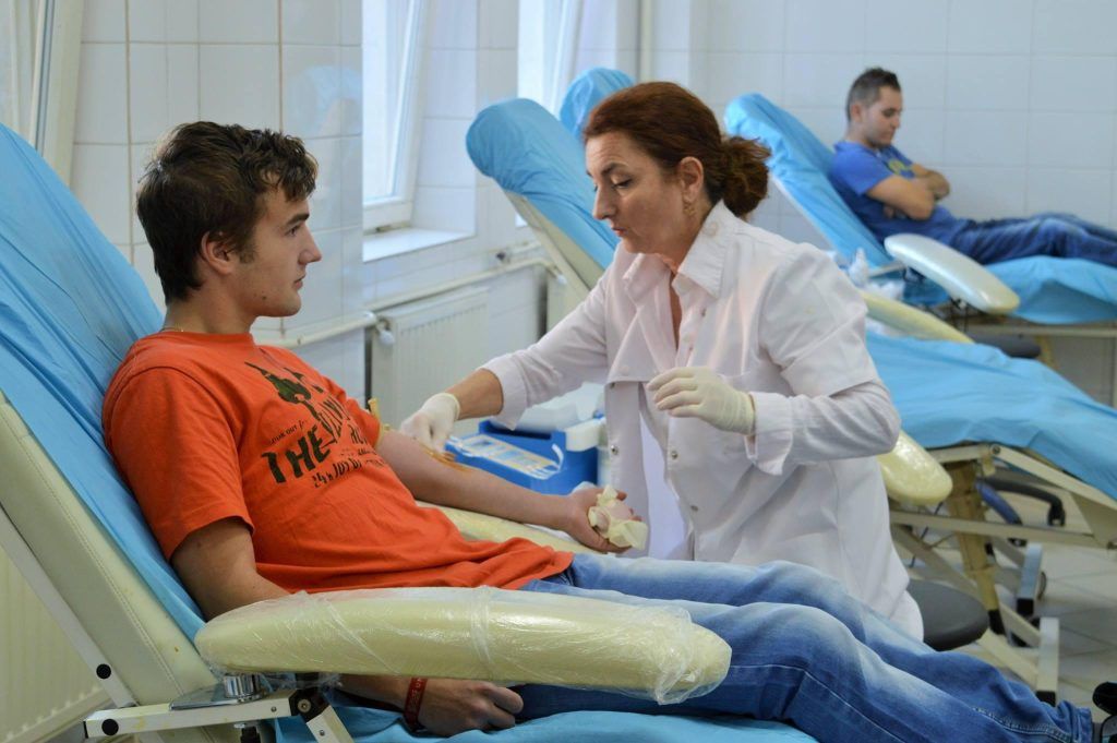 Tinerii din Târgu-Mureş au demarat o nouă campanie umanitară de donare de sânge