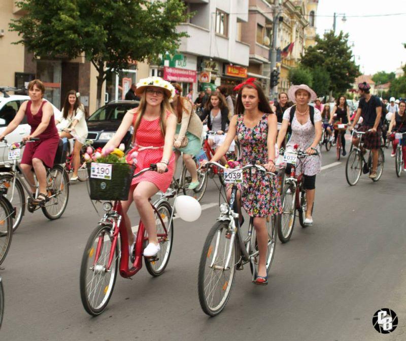 SkirtBike, libertate și femininitate pe două roți. Duminică, 12 iunie