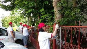 Voluntarii E.ON au dat culoare Şcolii „Ioan Vlăduţiu” din Luduş