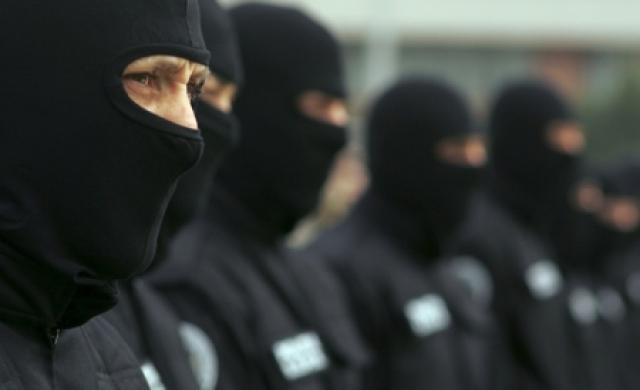 Polițiștii DIICOT, percheziții în Mureș și alte 11 județe