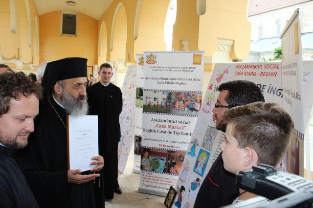 ÎPS Irineu în dialog cu copii aflati in ingrijirea Casei Maria din reghin