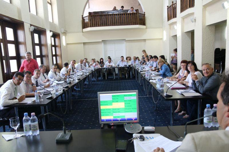 POL a solicitat ședințele bilingve în CL Tîrgu Mureș, UDMR a dat replica