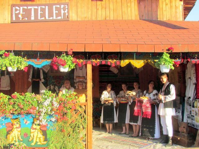 Tradițiile din Petelea și Habic expuse la Festivalul Văii Mureșului
