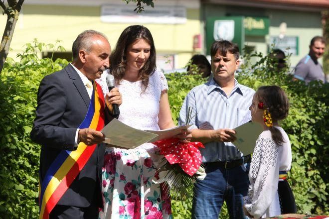 Excelenţa şi Educaţia, premiate la Sărmaşu