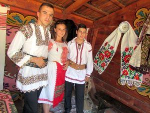 Conviețuirea tradițiilor la casa alegorică  Aluniș