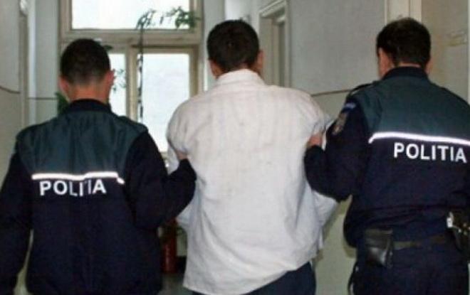 Trei tineri din Târgu-Mureş, cercetaţi pentru furt