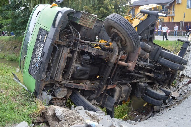 UPDATE: De ce a cedat podul de la intersecția Secerei cu Tudor Vladimirescu?