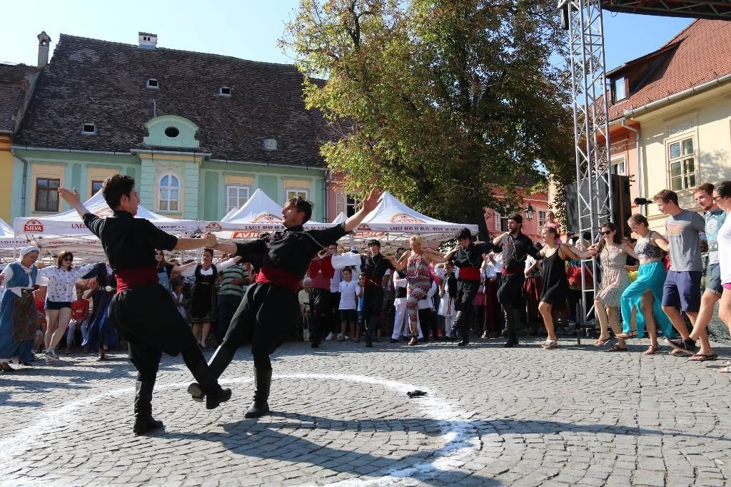ProEtnica 2016. Grecii din Brașov și Sulina, patos și spectacol în Cetatea Medievală din Sighișoara