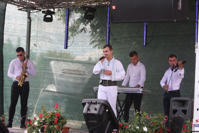 VIDEO: Sergiu Cheţan, recital la Ziua Comunei Band