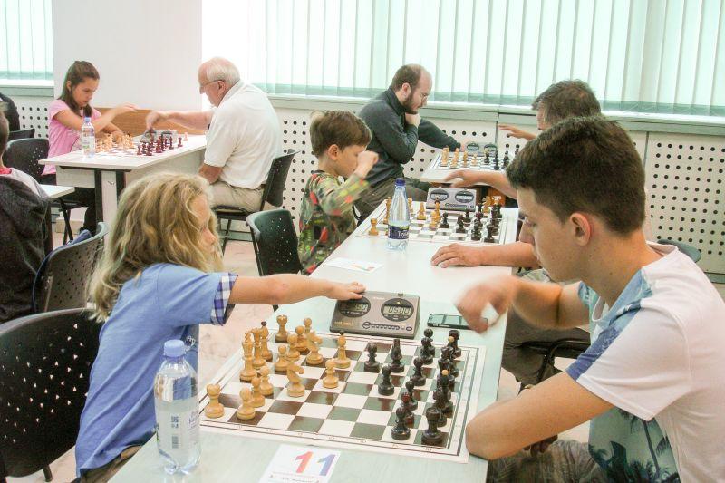 Șahiștii mureșeni au dominat turneul internațional de șah „Bancpost”