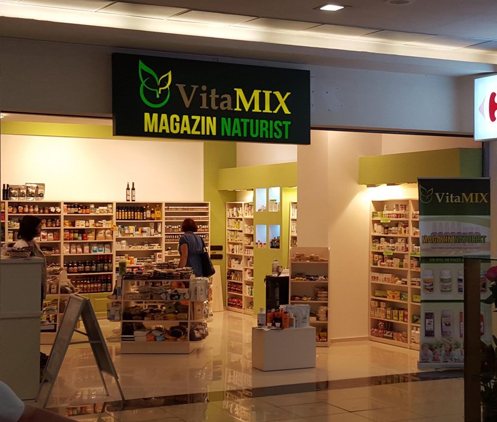 Angajați și colaboratori ai lanțului de magazine naturiste Vitamix aleargă la Crosul Companiilor