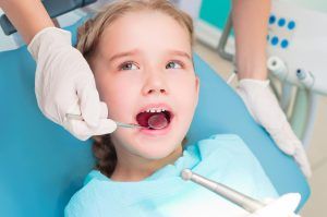 Program naţional de profilaxie dentară destinat copiilor, la UMF Târgu-Mureș