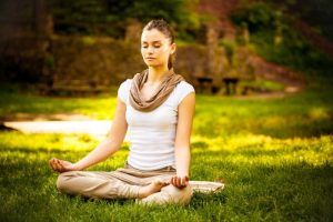 Cum ajută meditația la slăbit