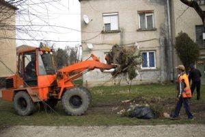 Curăţenia generală de toamnă continuă la Târgu-Mureş!