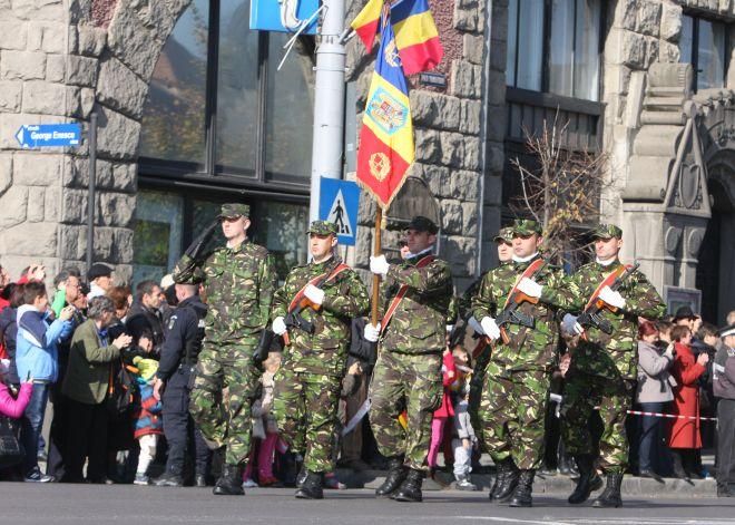 Paradă militară de Ziua Naţională a României