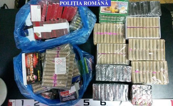 20.000 de materiale pirotehnice deţinute fără drept, confiscate de poliţişti