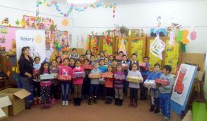 FOTO: Bucuria Crăciunului adusă copiilor de Rotary Club Teka
