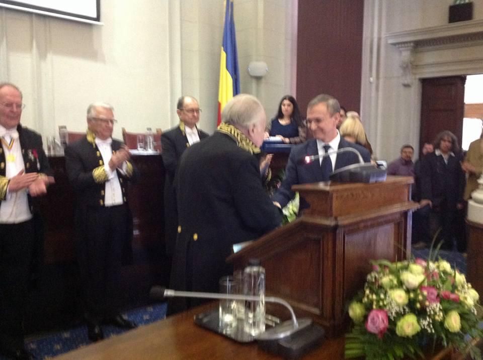 Sorin Crișan, rectorul UAT, premiat de Academia Română