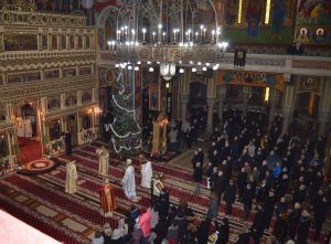 ÎPS Irineu, în mijlocul credincioșilor din Târgu-Mureş
