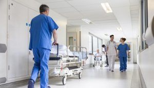 Pacienții pot evalua calitatea serviciilor din spitale direct prin SMS