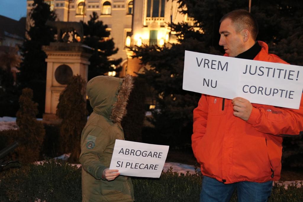 FOTO: Protestele continuă în Tîrgu Mureș