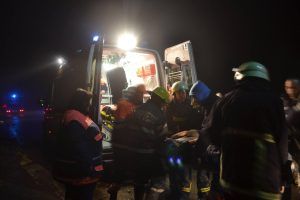 Intervenție în Sântana de Mureș pentru salvarea unei persoane încarcerate sub un tractor