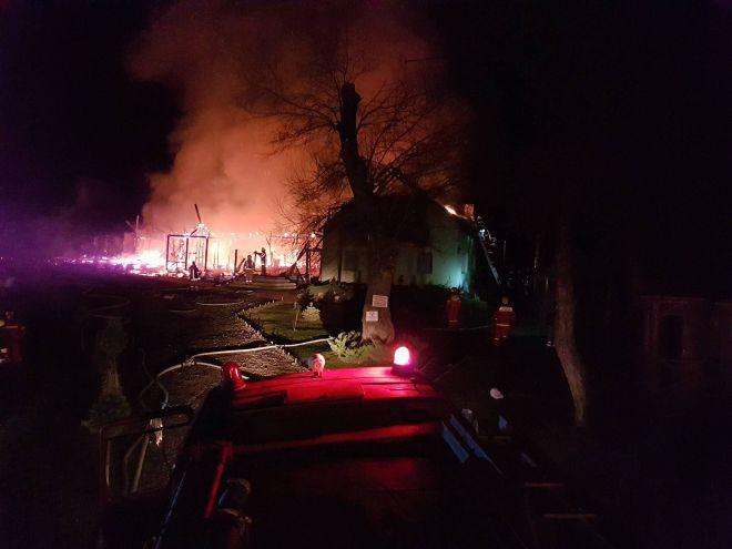 FOTO: Incendiu la un restaurant din judeţul Mureş