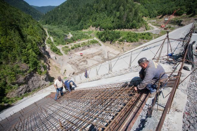 Guvernul României a demarat procedurile de expropriere la barajul de la Răstolița!