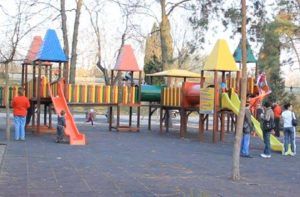 Parcuri pentru copii, amenajate în zona Cetăţii Medievale