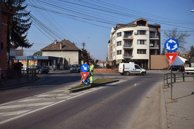 Schimbare de indicatoare rutiere la Târgu-Mureş