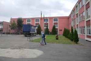 Curţile şcolilor din Târgu-Mureş, în siguranţă şi după-masa
