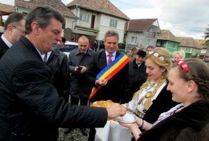 Oficialitățile județului prezente la sărbătoarea gorenilor
