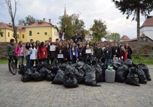 Şase zone din Târgu-Mureş, ecologizate de voluntarii „Recycling Squad”