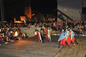 Demonstrații cavalerești și peste 10.000 de lumânări aprinse la Festivalul Luminii din Târgu-Mureș