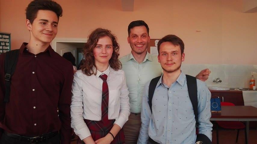 Tinerii de la Papiu vor dezbate la Piatra Neamț