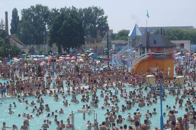 Reprezentanţii Primăriei municipiului Târgu-Mureş dau asigurări: apa de la „Weekend”, curată!