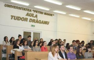 Admitere la Universitatea „Petru Maior” din Târgu-Mureş. Specializări atractive la Facultatea de Ştiinţe Economice, Juridice şi Administrative