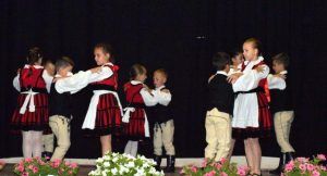 Schimburi culturale pe târâmul dansului între Brâncovenești și Diósd